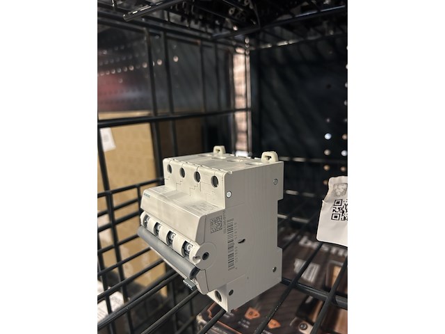 7x aardlekautomaat 16a 30ma b-kar 3p+n siemens, 5su13466fp16 - afbeelding 2 van  7