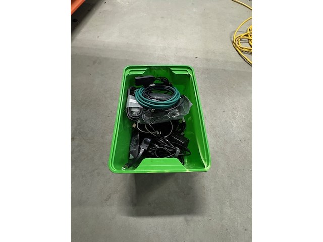 7x bak met diverse bekabeling en adapters - afbeelding 5 van  10