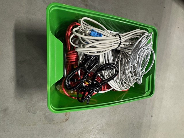 7x bak met diverse bekabeling en adapters - afbeelding 7 van  10