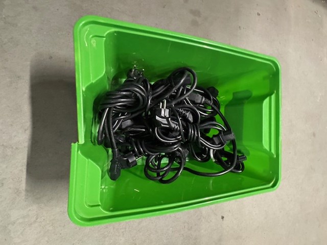 7x bak met diverse bekabeling en adapters - afbeelding 9 van  10