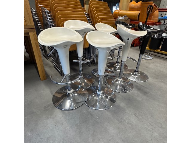 7x barkruk, zwart en wit - afbeelding 1 van  3