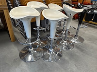 7x barkruk, zwart en wit