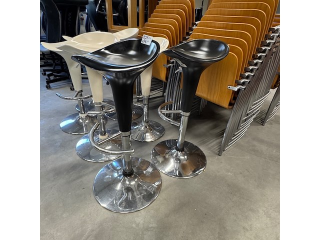 7x barkruk, zwart en wit - afbeelding 2 van  3