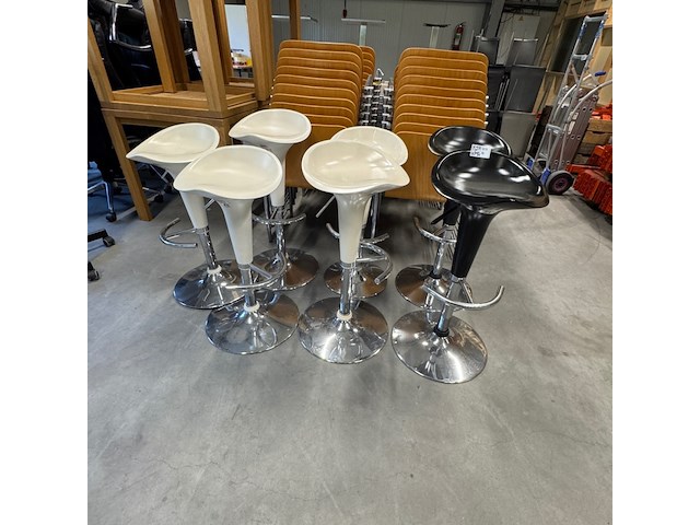 7x barkruk, zwart en wit - afbeelding 3 van  3