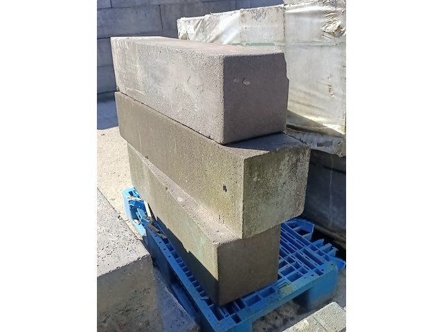 7x betonnen doorrijverbod paal - afbeelding 3 van  4