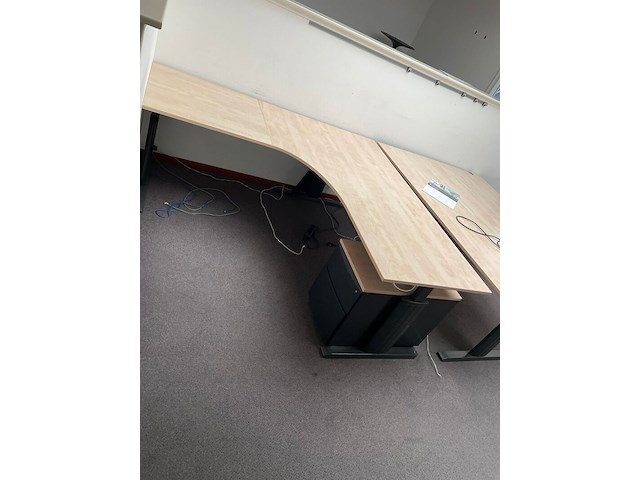 7x bureau, lichte kleur hout - afbeelding 2 van  2