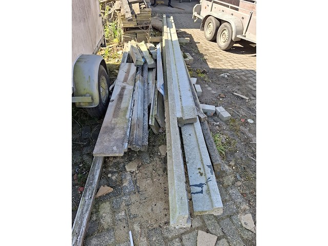 7x diverse betonnen vloerleggers - afbeelding 2 van  4