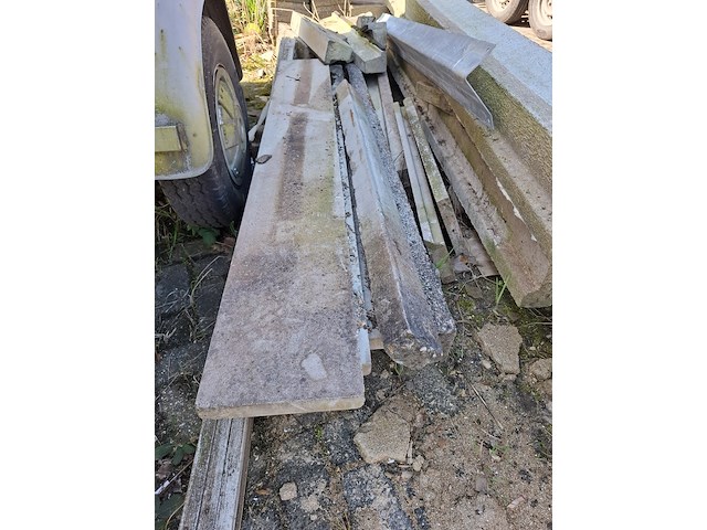 7x diverse betonnen vloerleggers - afbeelding 3 van  4