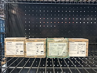 7x diverse meterkast accessoires w.o. aardlekblok, installatieautomaat siemens - afbeelding 1 van  3