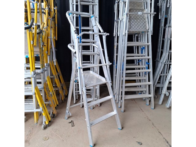7x diverse trappen en ladders - afbeelding 1 van  9