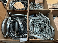 7x doos met installatiemateriaal met o.a. metalen pijpbeugels - afbeelding 2 van  8