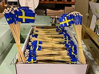 7x dozen a 2000 stuks zweedse steekvlagetjes