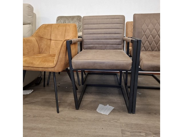 7x eetkamerstoel en 1x barkruk - afbeelding 7 van  10