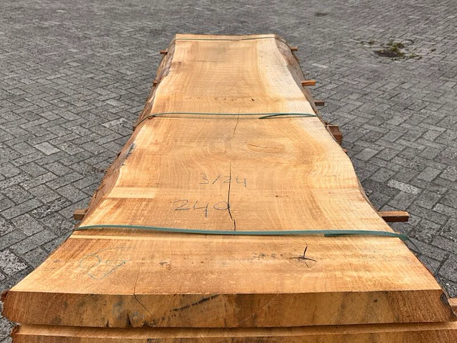 7x eiken stam gezaagd, 80x930mm, lengte 240cm - afbeelding 1 van  3