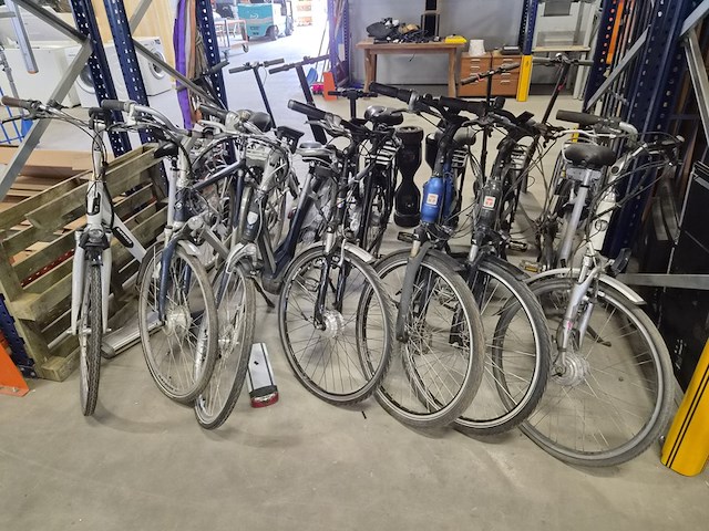 7x elektrische fiets, o.a. bataven, sparta, puch, trenergy - afbeelding 1 van  9