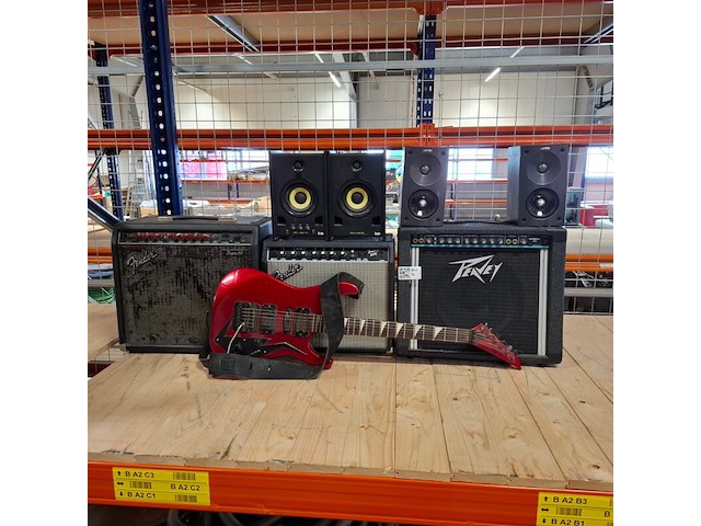 7x gitaarversterker en gitaar, o.a. fender - afbeelding 1 van  7