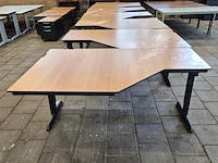 7x hoekbureau, o.a. ahrend