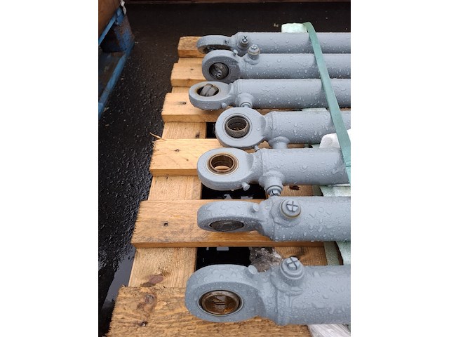 7x hydraulische cilinder - afbeelding 2 van  3