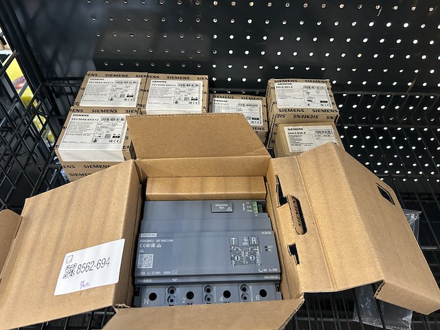 7x installatiemateriaal w.o. aardlekschakelaar, siemens - afbeelding 1 van  5