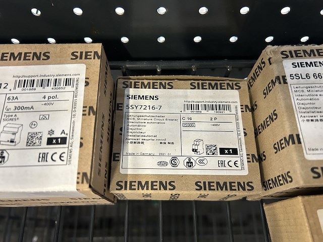 7x installatiemateriaal w.o. aardlekschakelaar, siemens - afbeelding 4 van  5