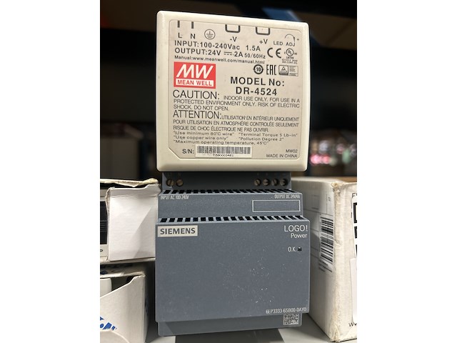 7x installatiemateriaal w.o. veilighedenlastscheider w.o. eaton, mean well, siemens - afbeelding 6 van  6