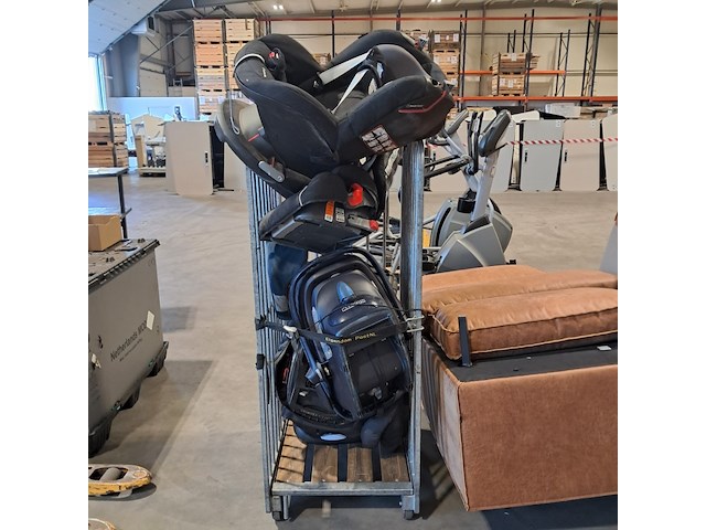 7x kinderautostoel, o.a. maxi cosi - afbeelding 14 van  21