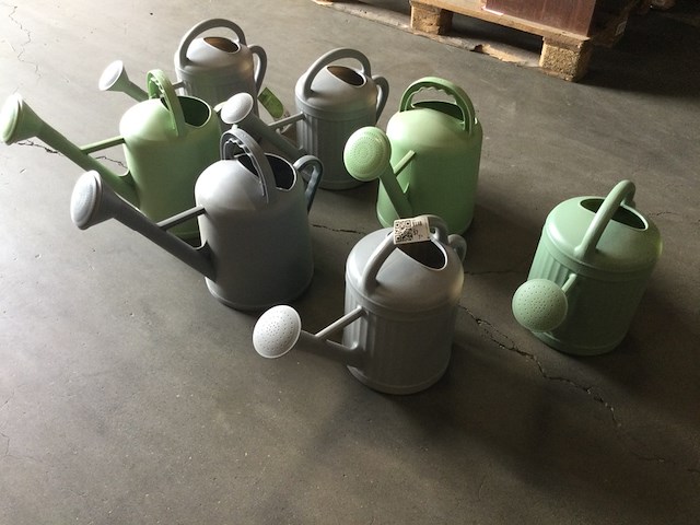7x kunststof gieters, groen/grijs - afbeelding 1 van  3