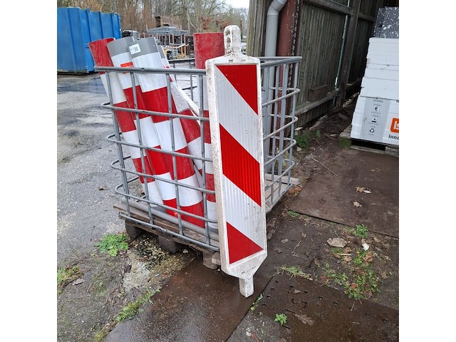 7x markeringspaal - afbeelding 3 van  4