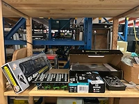 7x muziekinstrumenten, studio- en audioapparatuur, w.o. devine, roland - afbeelding 1 van  9