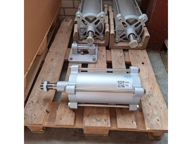 7x pneumatische cilinder festo - afbeelding 3 van  12