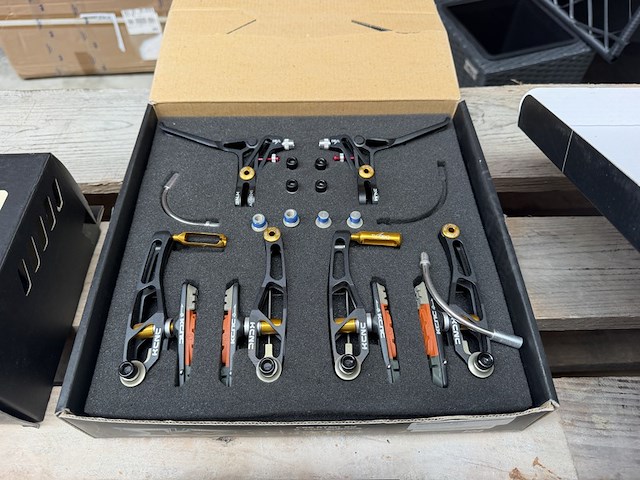 7x racefiets onderdelen w.o. cassette, v-brake set sram - afbeelding 10 van  13