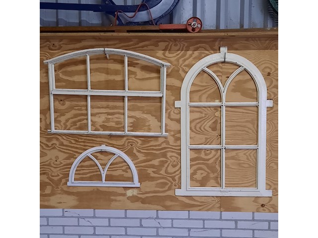 7x stalraam met diverse gereedschap - afbeelding 2 van  5