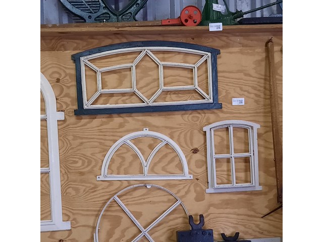 7x stalraam met diverse gereedschap - afbeelding 3 van  5