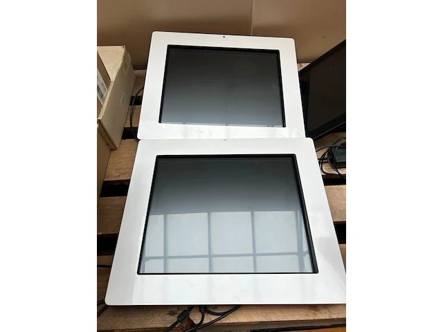 7x touchscreen-monitoren en pos-kassasystemen, w.o. ēlo - afbeelding 3 van  8