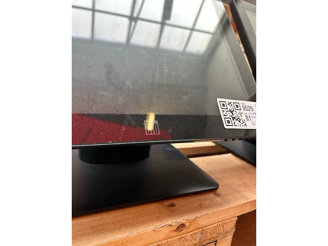 7x touchscreen-monitoren en pos-kassasystemen, w.o. ēlo - afbeelding 6 van  8