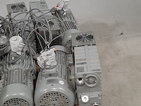 7x vacuümpomp , agilent technologies , ms40+ - afbeelding 12 van  15