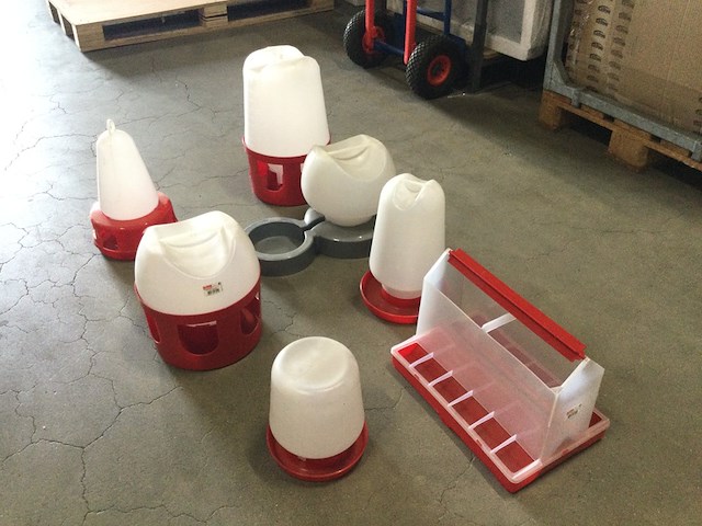7x voederbakken, doorzichtig/rood/zwart - afbeelding 2 van  2