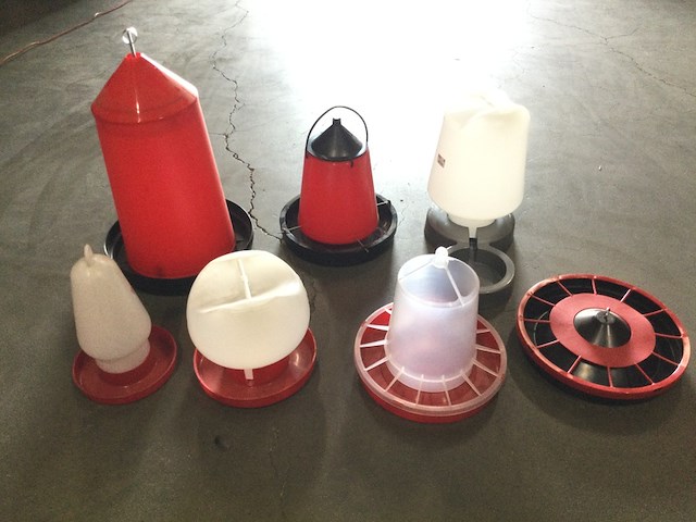 7x voederbakken, doorzichtig/rood/zwart - afbeelding 1 van  3