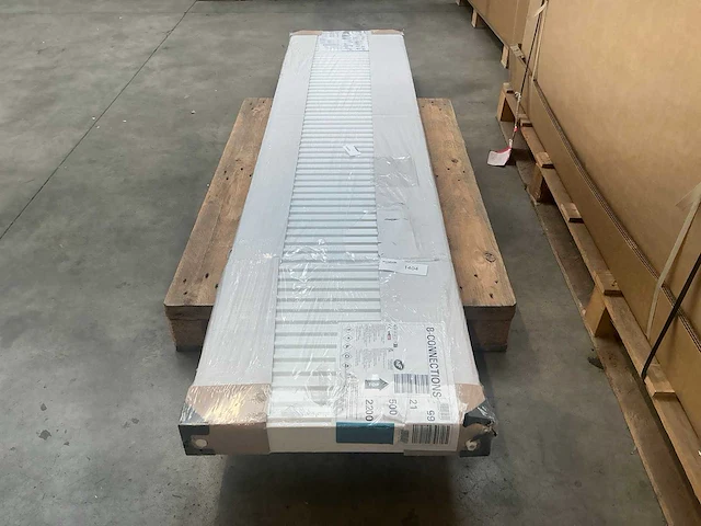 8-connections radiator 21-500x2200 - afbeelding 3 van  5