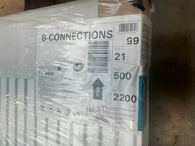 8-connections radiator 21-500x2200 - afbeelding 4 van  5