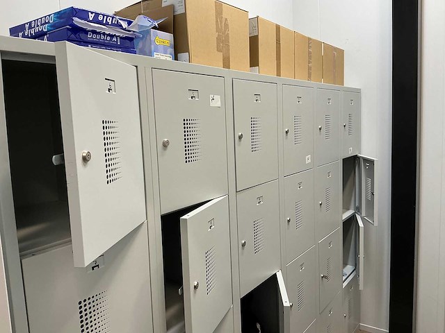 8-deurs lockerkast (4x) - afbeelding 5 van  5
