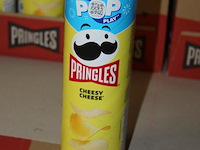 8 dozen pringles cheesy cheese. 152 bussen - afbeelding 2 van  2