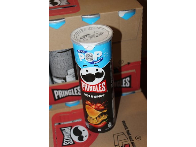 8 dozen pringles hot & spicy. 152 bussen. - afbeelding 3 van  3