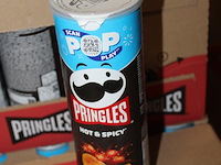8 dozen pringles hot & spicy. 152 bussen. - afbeelding 3 van  3
