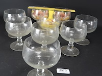 8 glazen coupes - afbeelding 1 van  5