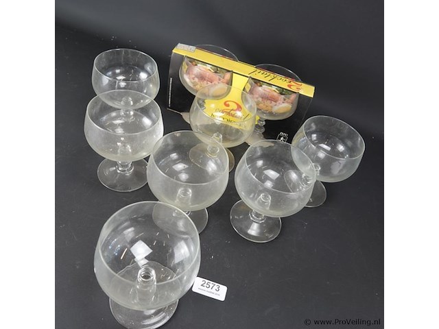 8 glazen coupes - afbeelding 4 van  5