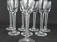 8 holmegaard twist glazen, ontworpen door jacob e. bang in 1955 voor kastrup glasværk. - afbeelding 2 van  5