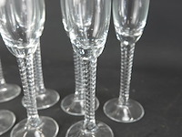 8 holmegaard twist glazen, ontworpen door jacob e. bang in 1955 voor kastrup glasværk. - afbeelding 4 van  5