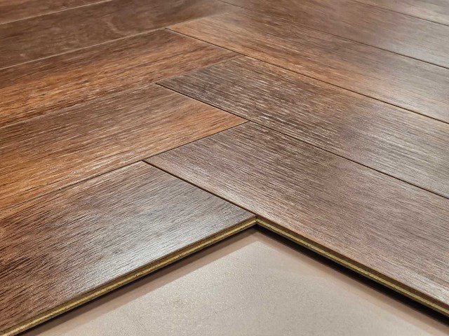 8 m2 laminaat visgraat - 504 x 84 x 8 mm - afbeelding 2 van  3