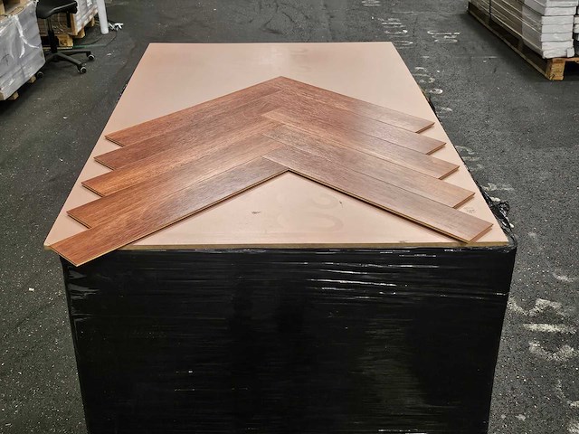 8 m2 laminaat visgraat - 504 x 84 x 8 mm - afbeelding 3 van  3